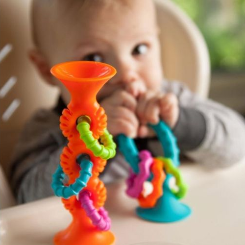 prezenty pod choinkę dla niemowląt gryzak kolorowy sensoryczny